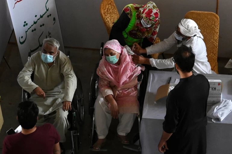 Coronavirus: Pakistan fully vaccinates 1,193,441 people as rollout continues