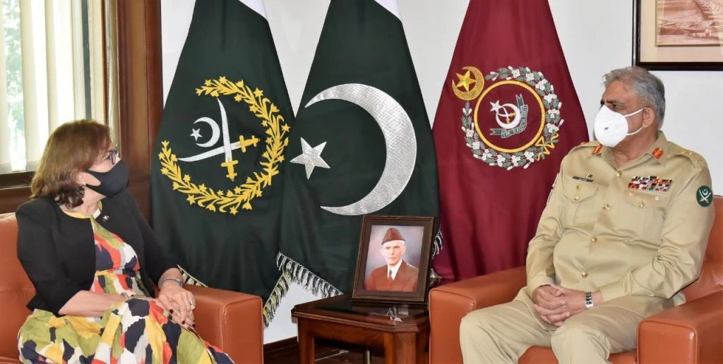 Army chief meets numerous foreign envoys