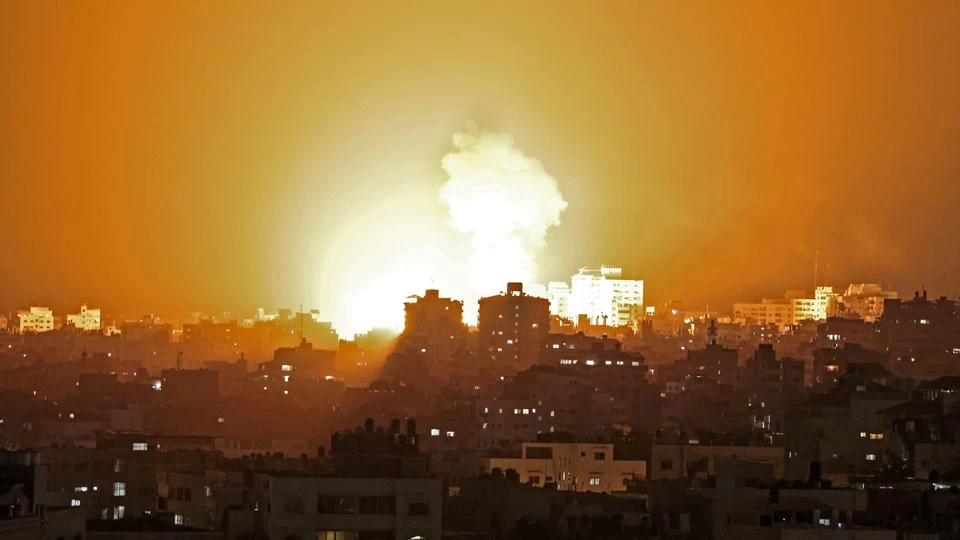 20 Palestinians killed as Jerusalem violence leads to rockets, air strikes