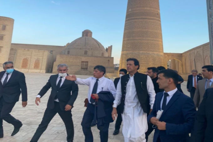 PM Khan greatly commends grandeur of ancient city of Bokhara