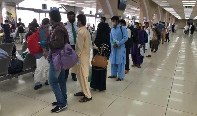 Pakistan eases C-category passengers' entry