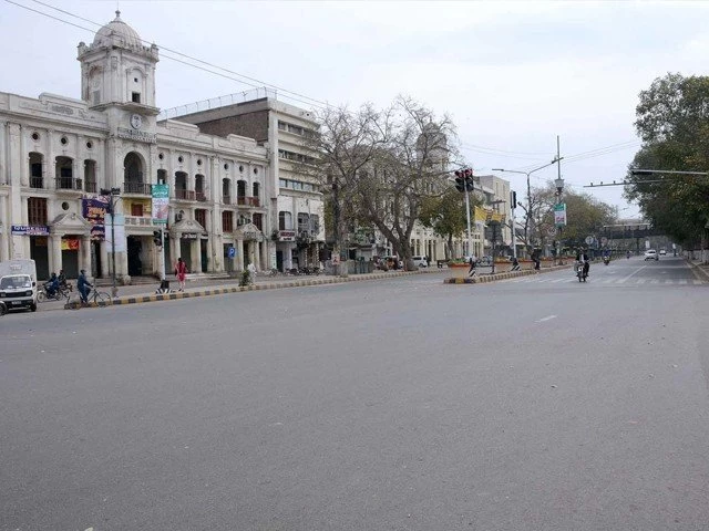 Lahore to observe complete lockdown from today