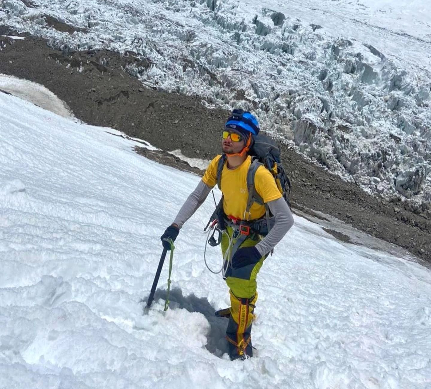 Shehroze Kashif becomes youngest mountaineer to summit K2