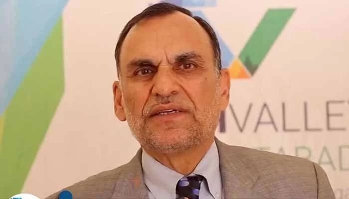 'Railways has reached its limits', admits Azam Swati