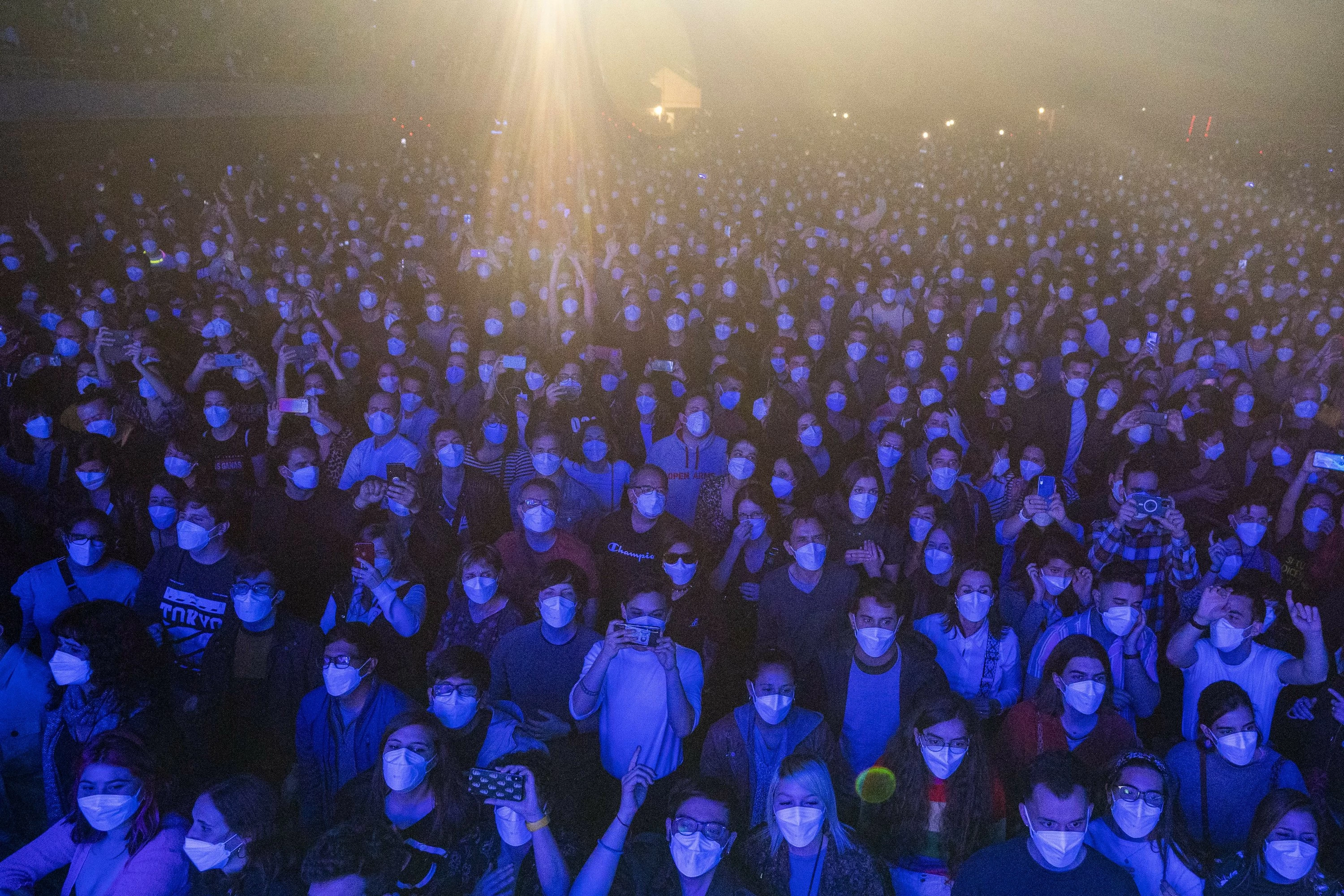 5,000 music fans attend rock concert in Spain after COVID-19 screening