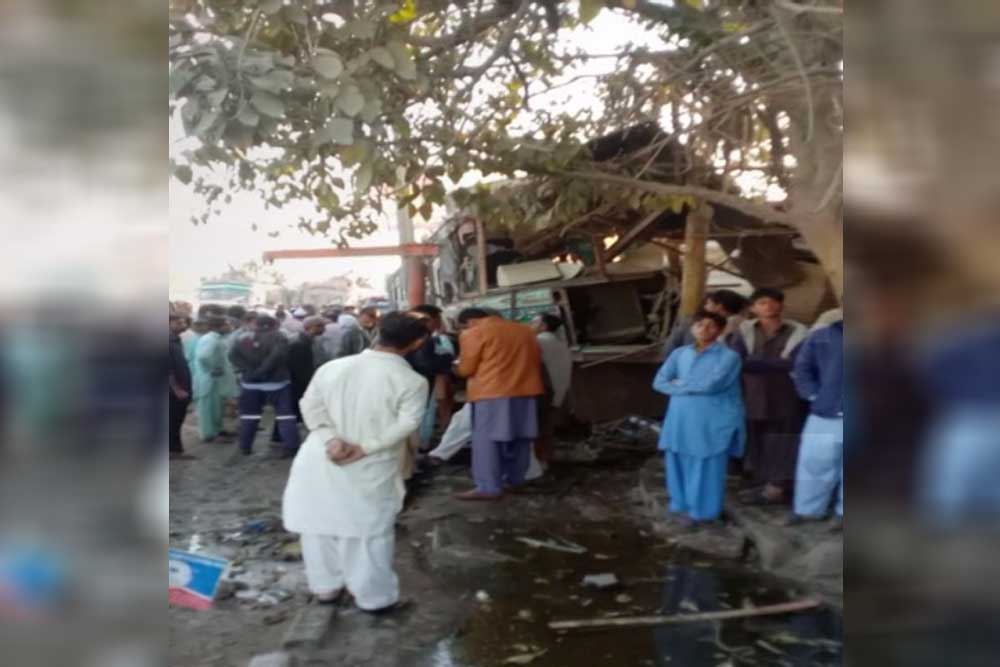 Three killed, three injured in bus-motorcycle collision near Karachi’s Landhi