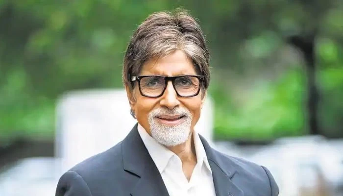 Amitabh Bachchan completes 52 years in Bollywood