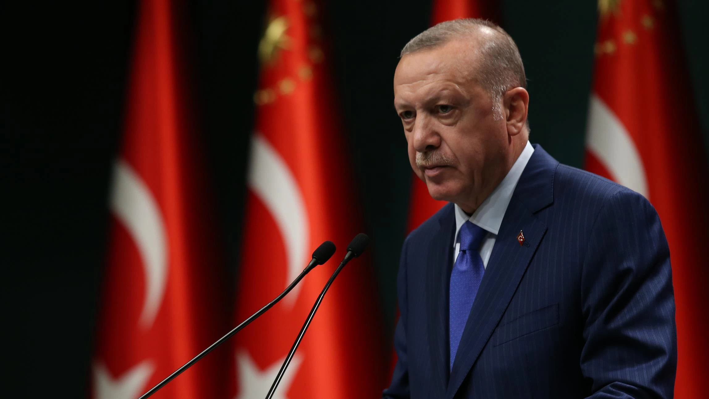 U.S. backs extremists who executed Turks, blames Erdogan