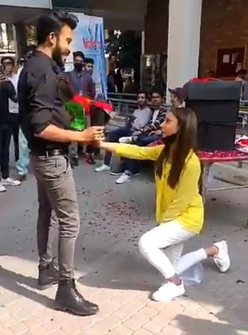 Couple expelled from University for proposing in public