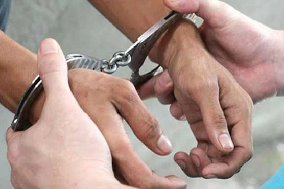Rangers arrest wanted dacoits in Karachi