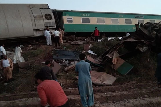 30 killed, several injured as passenger trains collide in Daharki