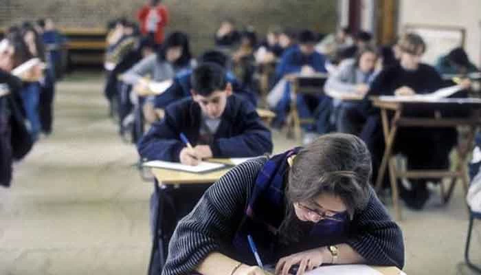 O Level, IGCSE exams to start from May 10 instead of 15: Shafqat Mehmood