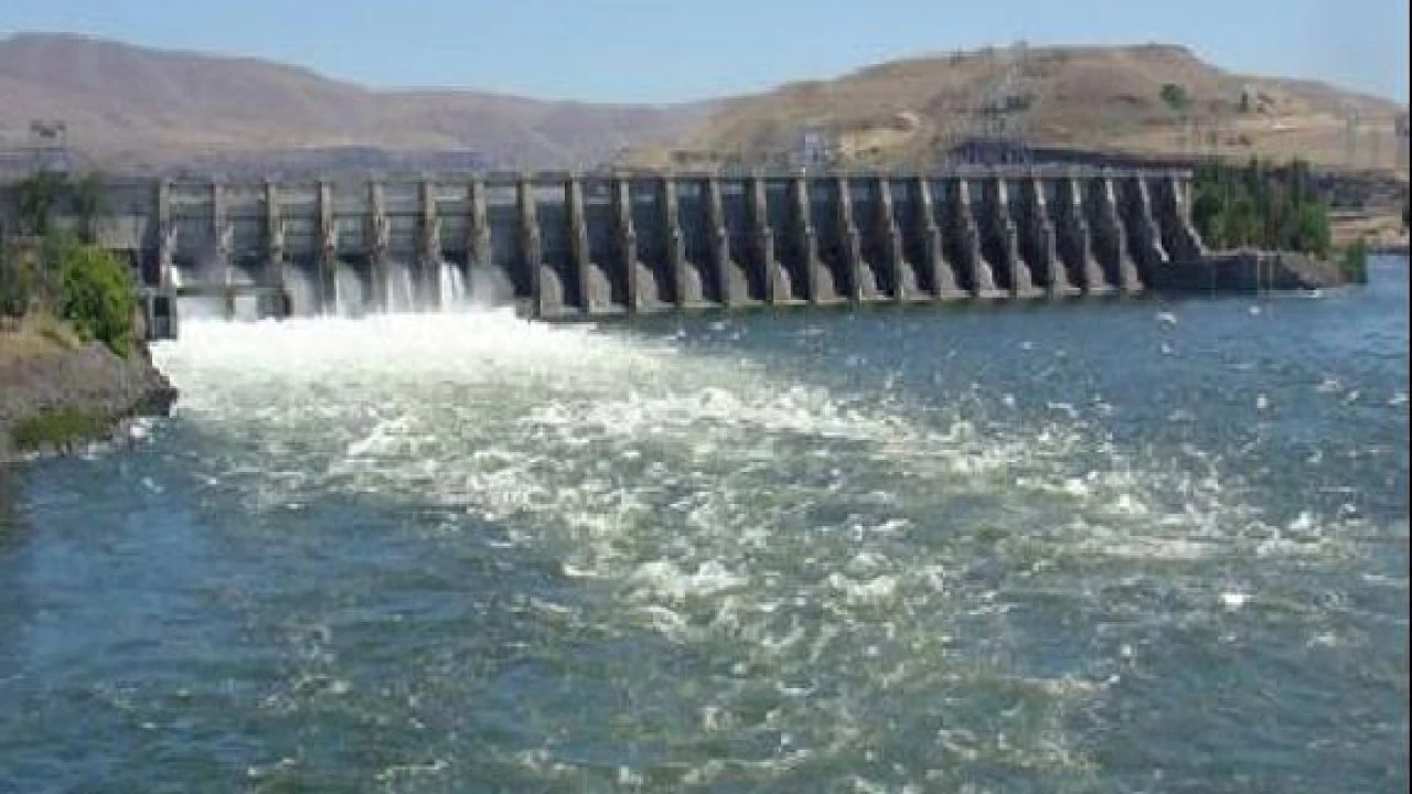 Water crisis looms over Karachi as Hub Dam level drops drastically