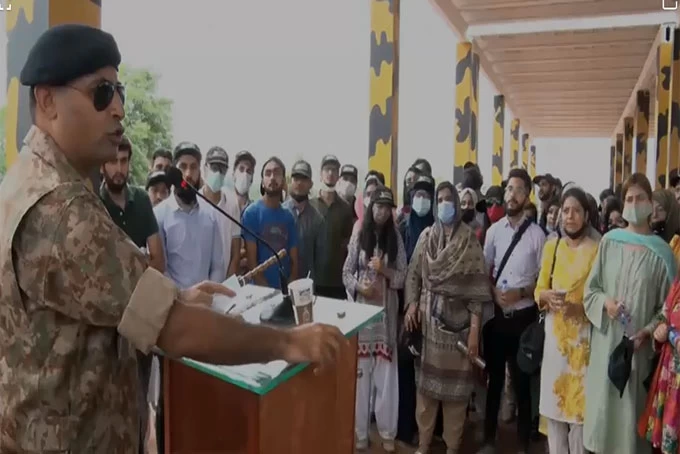 Students from several Lahore varsities spend day with Pak-Army