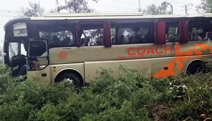 20 killed, several injured after passenger coach overturns in Khuzdar