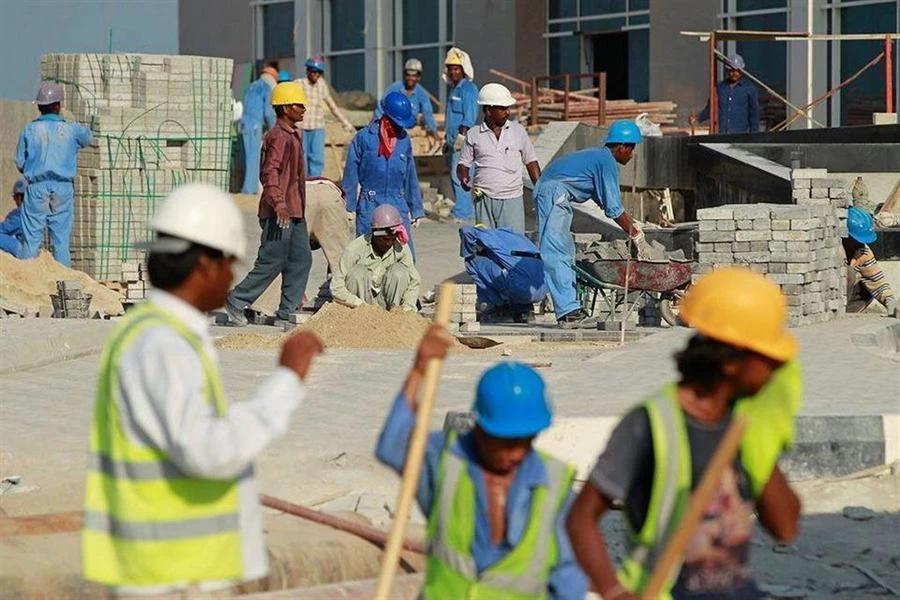 Saudi Arabia decides to allocate 6 more professions to its citizens