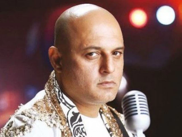 Ali Azmat tests positive for Covid-19, shares news in an unusual manner