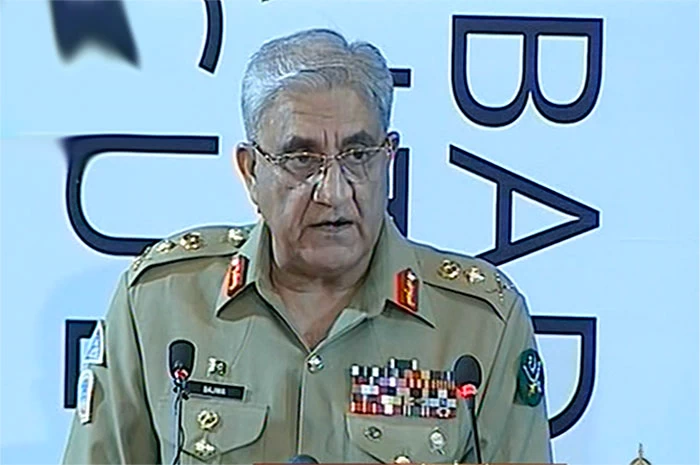 Pakistan ready to resolve all outstanding issues with its neighbors through dialogue: COAS