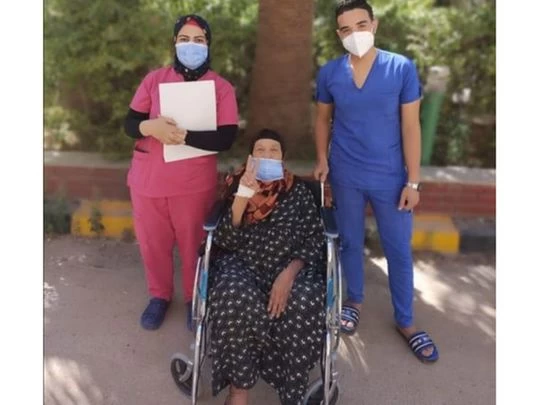 The oldest woman in Egypt recovers from COVID19