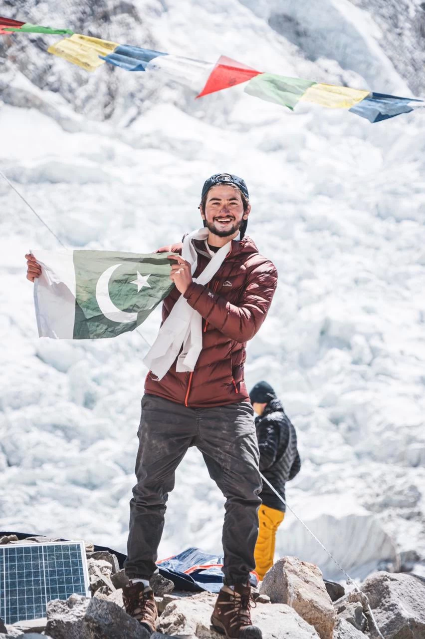 Shehroz Kashif becomes youngest Pakistani to summit Mount Everest