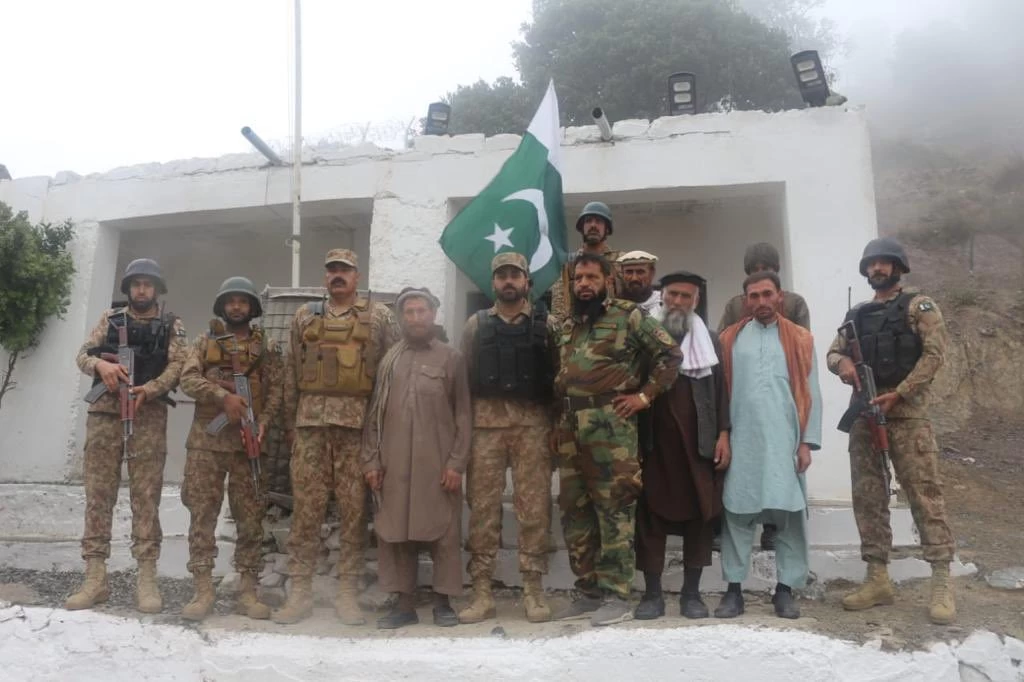 Pakistan returns more than 5 Afghan Soldiers to Afghanistan