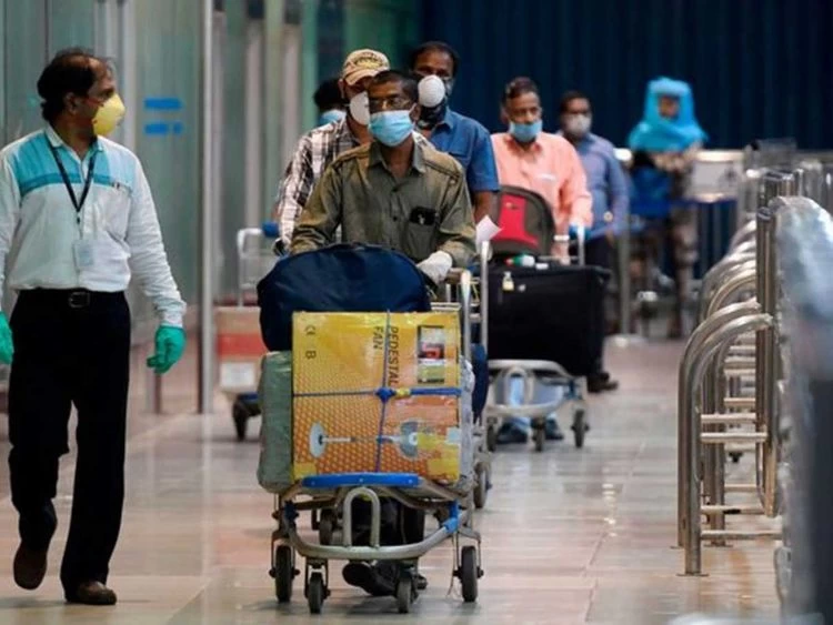Kuwait suspends over 200,000 expats’ residency permits