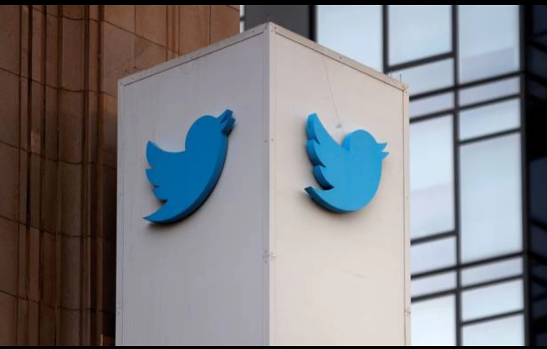 Twitter confirms its image-cropping AI favours white faces, women