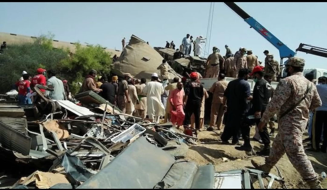 Daharki train accident: Army establishes relief camp at incident site