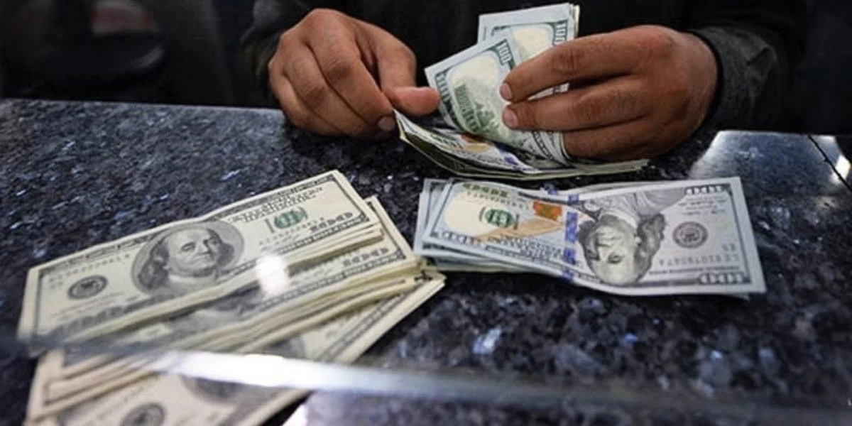 Us Dollar Falls Against Pkr