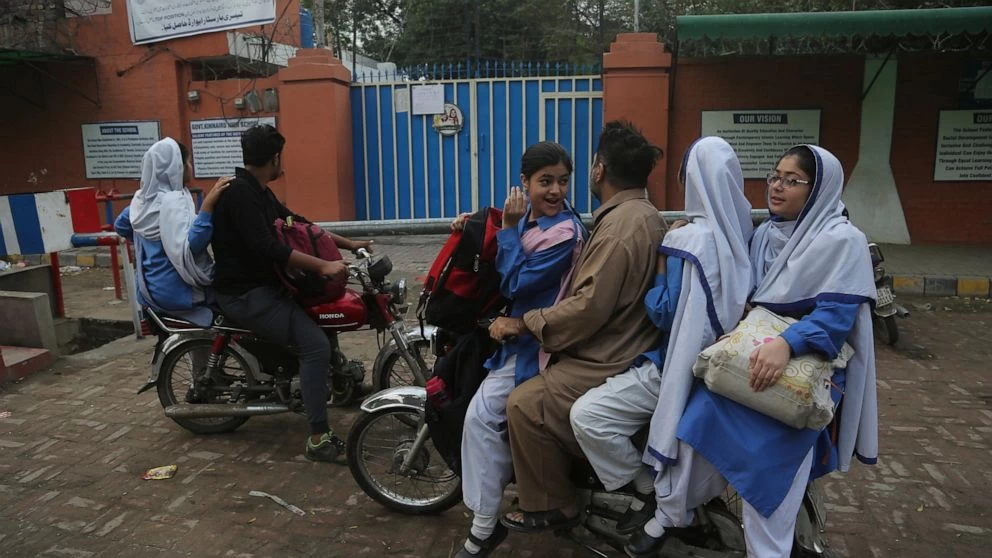 Schools in Punjab’s 7 districts will continue to open on alternate days