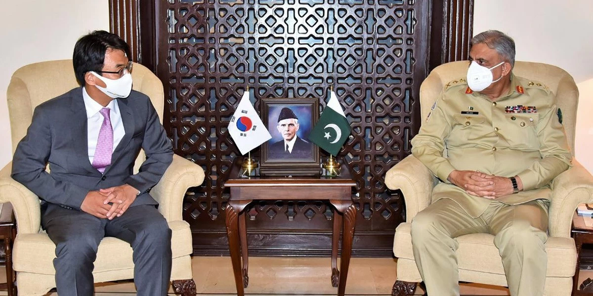 Army Chief calls on Korean diplomat