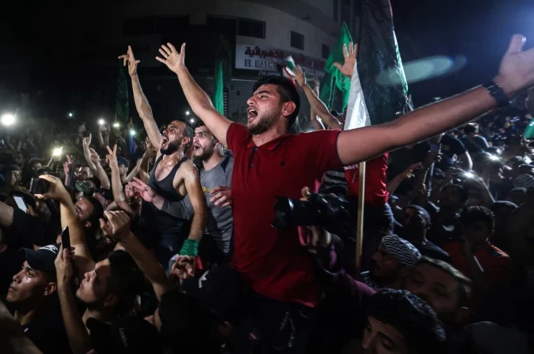 Celebrations in Gaza as ceasefire comes into effect after 11 days of conflict