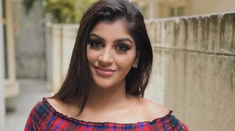 Indian actress Yashika Aannand critically injured after a car accident