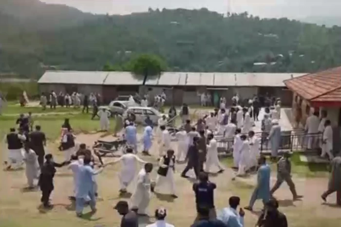 AJK polls 2021: Ten injured as scuffle breaks out between PPP, PTI workers in Bagh