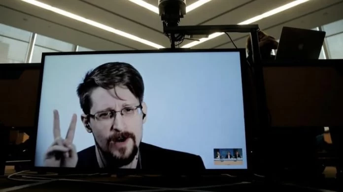 ‘Smartphones are worse than a spy in your pockets’, says US whistleblower Snowden