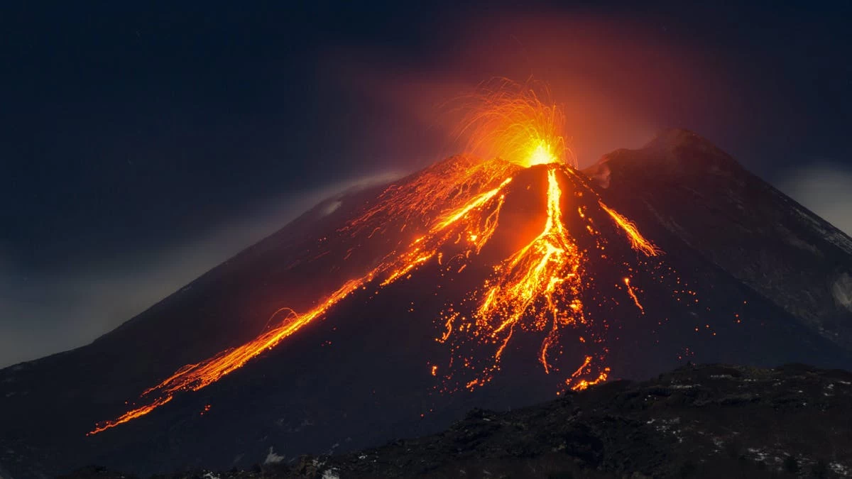 Indonesia's Mount Sinabung volcano erupts, spewing hot ash 5-kilometres into air