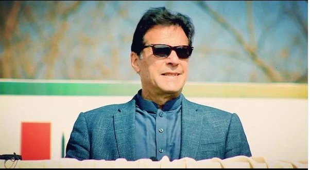 Imran Khan shares 29-year-old photo on Instagram