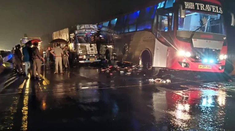 18 killed as speedy truck collides with bus in India’s Uttar Pradesh