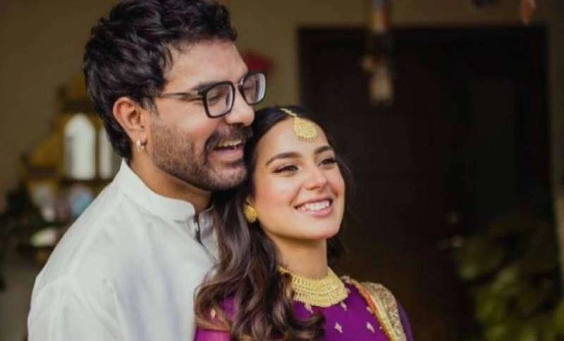 Iqra Aziz, Yasir Hussain blessed with a baby boy
