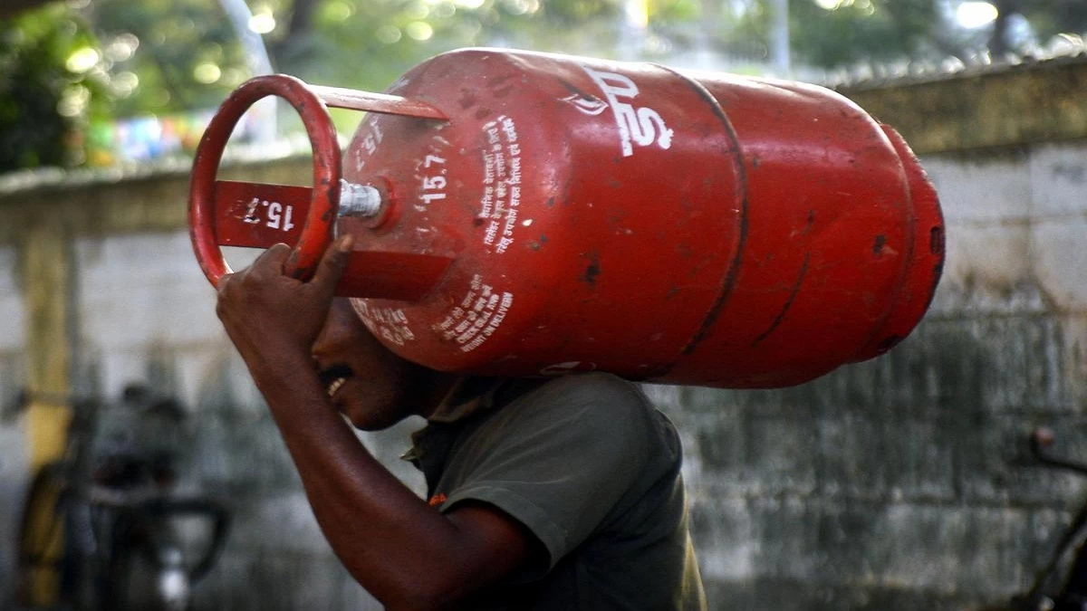 LPG prices hiked by Rs5/kg