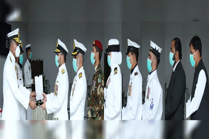 Pakistan Navy personnel conferred military awards