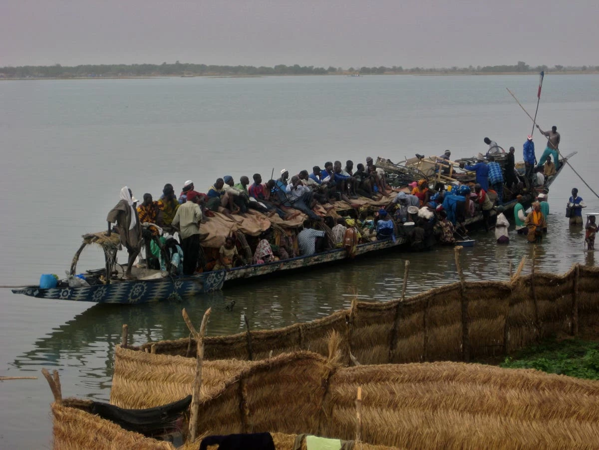 Dozens feared dead after boat sinks in Nigeria