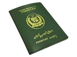Government cuts passport fees