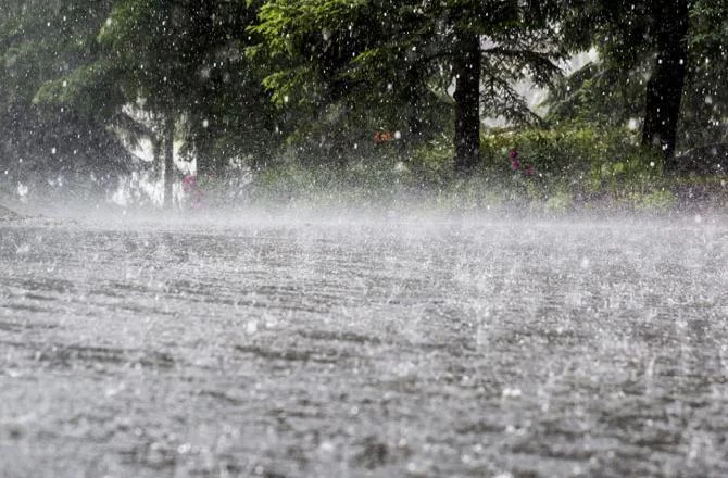 Heavy rain with thunderstorm expected in most parts of country