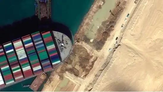 No time frame to rescue stranded ship in Suez Canal