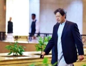 Imran Khan to visit Karachi, Sukkur today