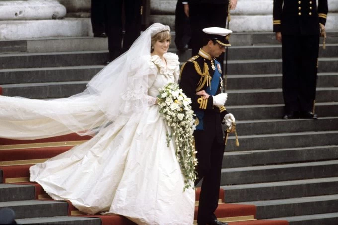 Wedding dress of Princess Diana going on display at Kensington Palace