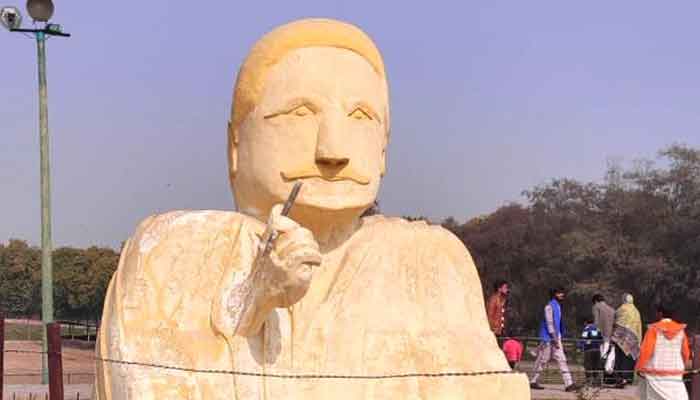 Allama Iqbal sculpture in Lahore’s park draws public attention for all the wrong reasons