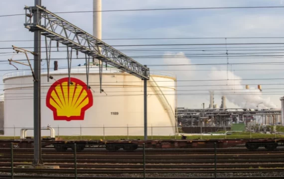 In big blow to oil companies, court orders Shell to slash CO2 emissions