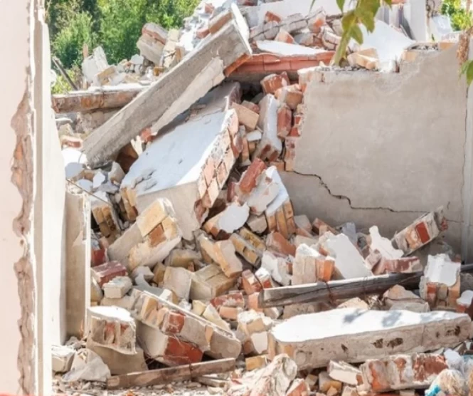 خیرپور : مدرسہ کی دیوارگرنے سے 2 مزدور جاں بحق ، 3 زخمی